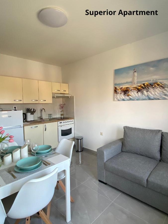 Apartments Zivko Malinska Bagian luar foto