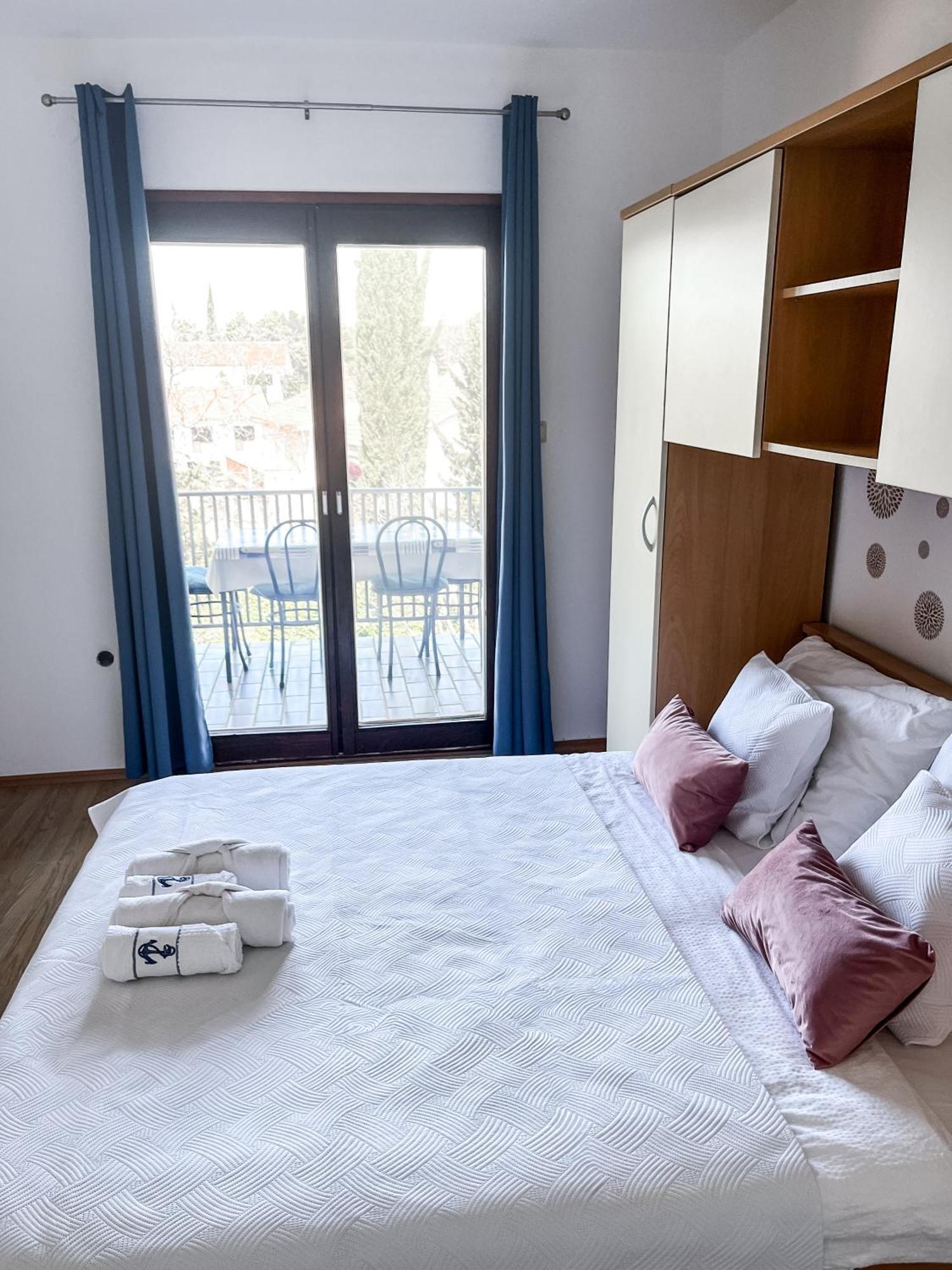 Apartments Zivko Malinska Bagian luar foto